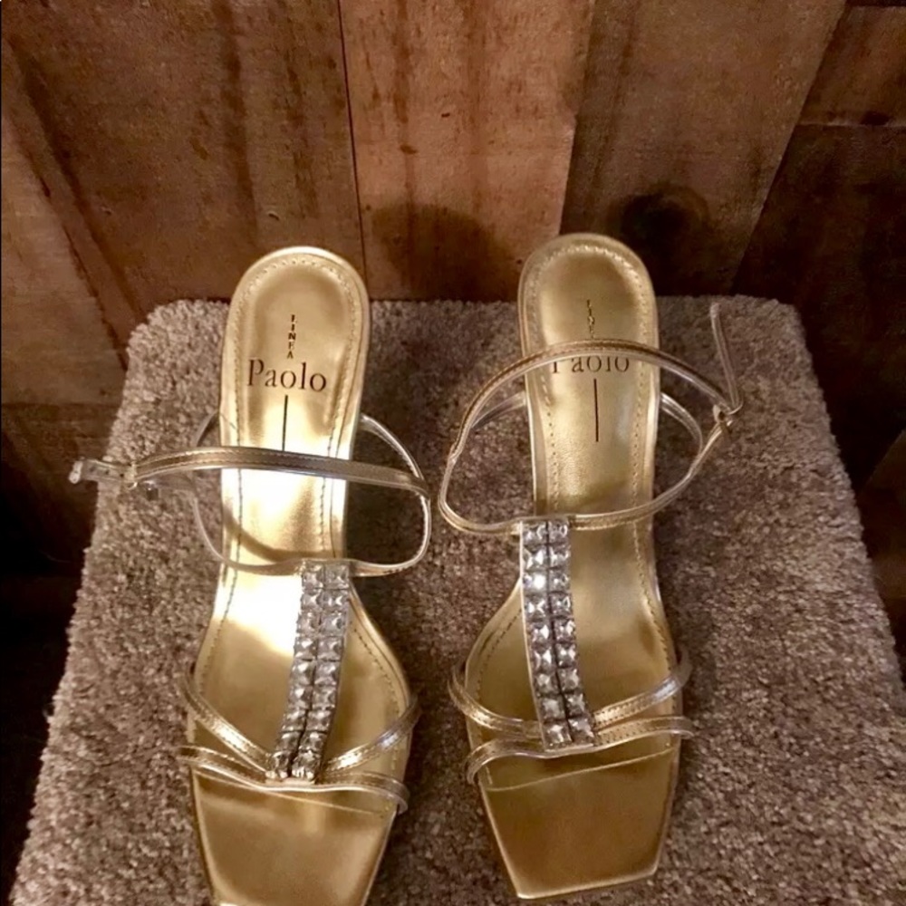 Lines Paolo Size 8.5 Gold Heels With Clear Stones